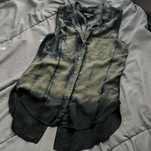 Rock & Republic Tops - Sleevless Button Down Rock & Republic